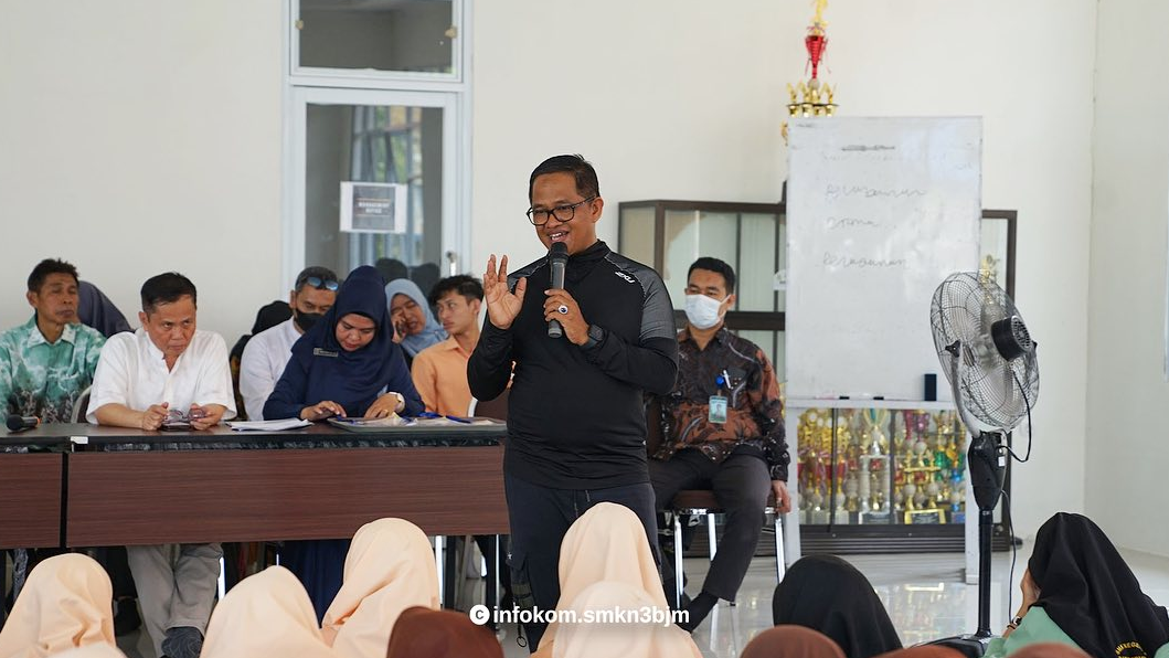 https://www.smkn3banjarmasin.sch.id/images/noimage.jpg
