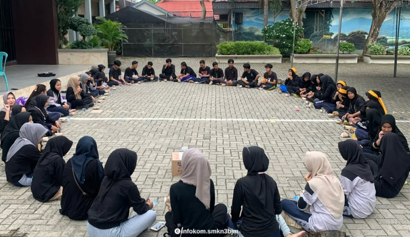 https://www.smkn3banjarmasin.sch.id/images/noimage.jpg