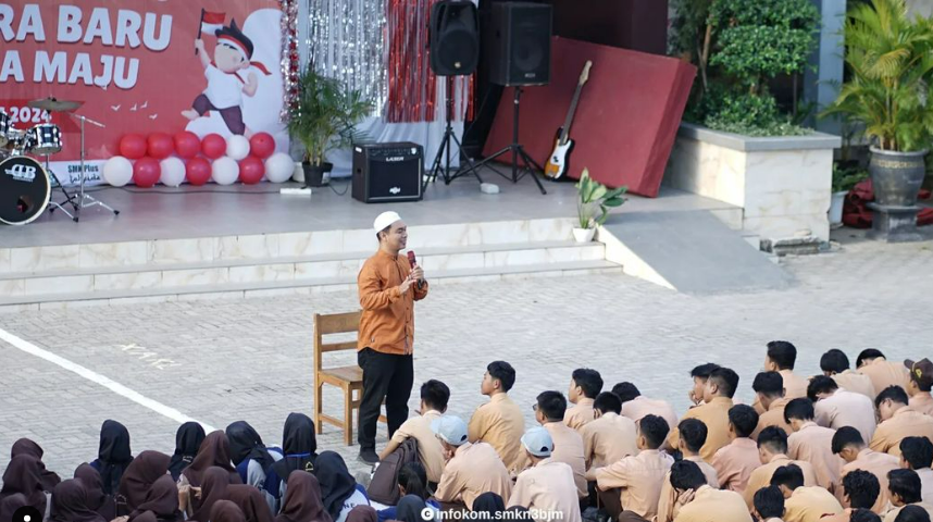 https://www.smkn3banjarmasin.sch.id/images/noimage.jpg