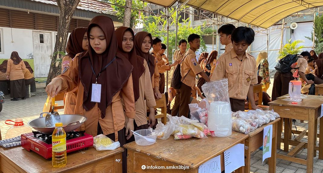 https://www.smkn3banjarmasin.sch.id/images/noimage.jpg