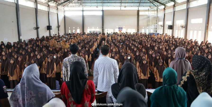 https://www.smkn3banjarmasin.sch.id/images/noimage.jpg
